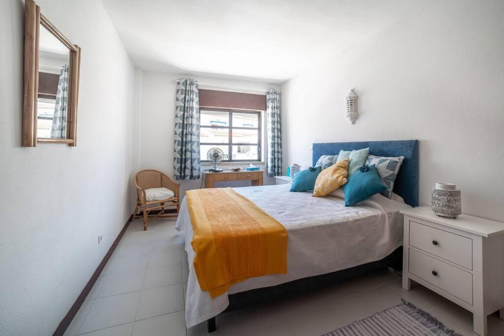 Spacious Two Bedroom Apt, 200M From The Beach Carvoeiro  Luaran gambar