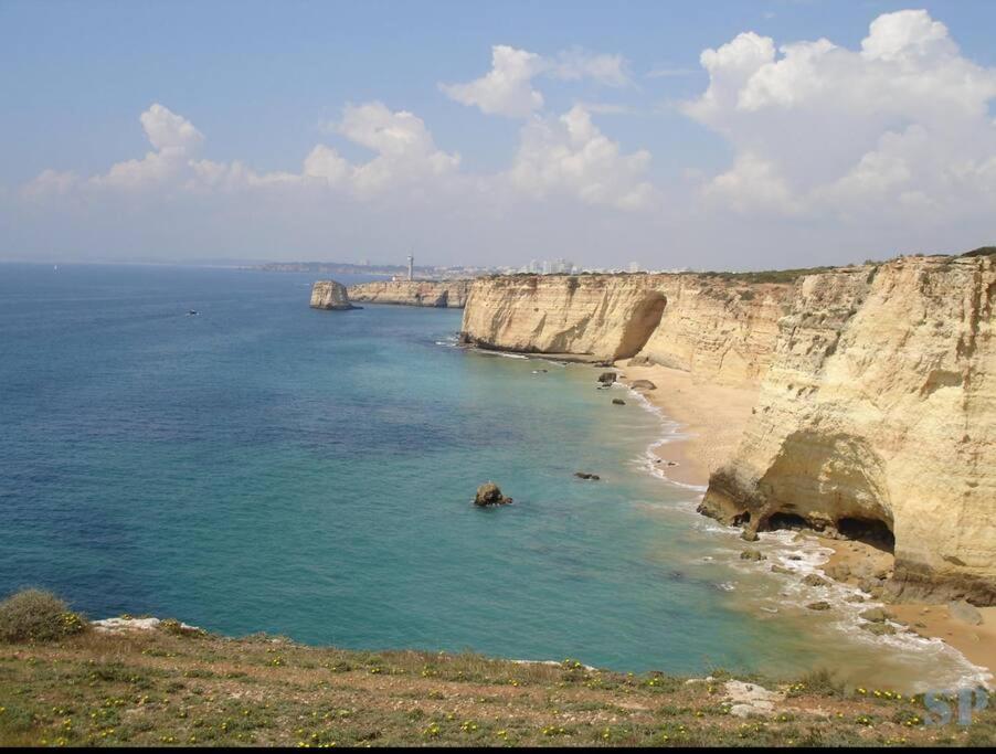 Spacious Two Bedroom Apt, 200M From The Beach Carvoeiro  Luaran gambar
